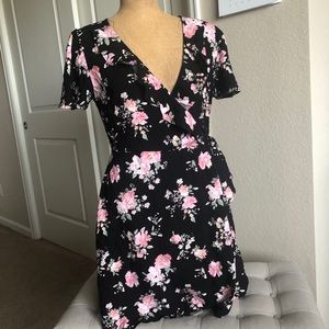 3/$15🦉 Xhiliration Wrap Dress